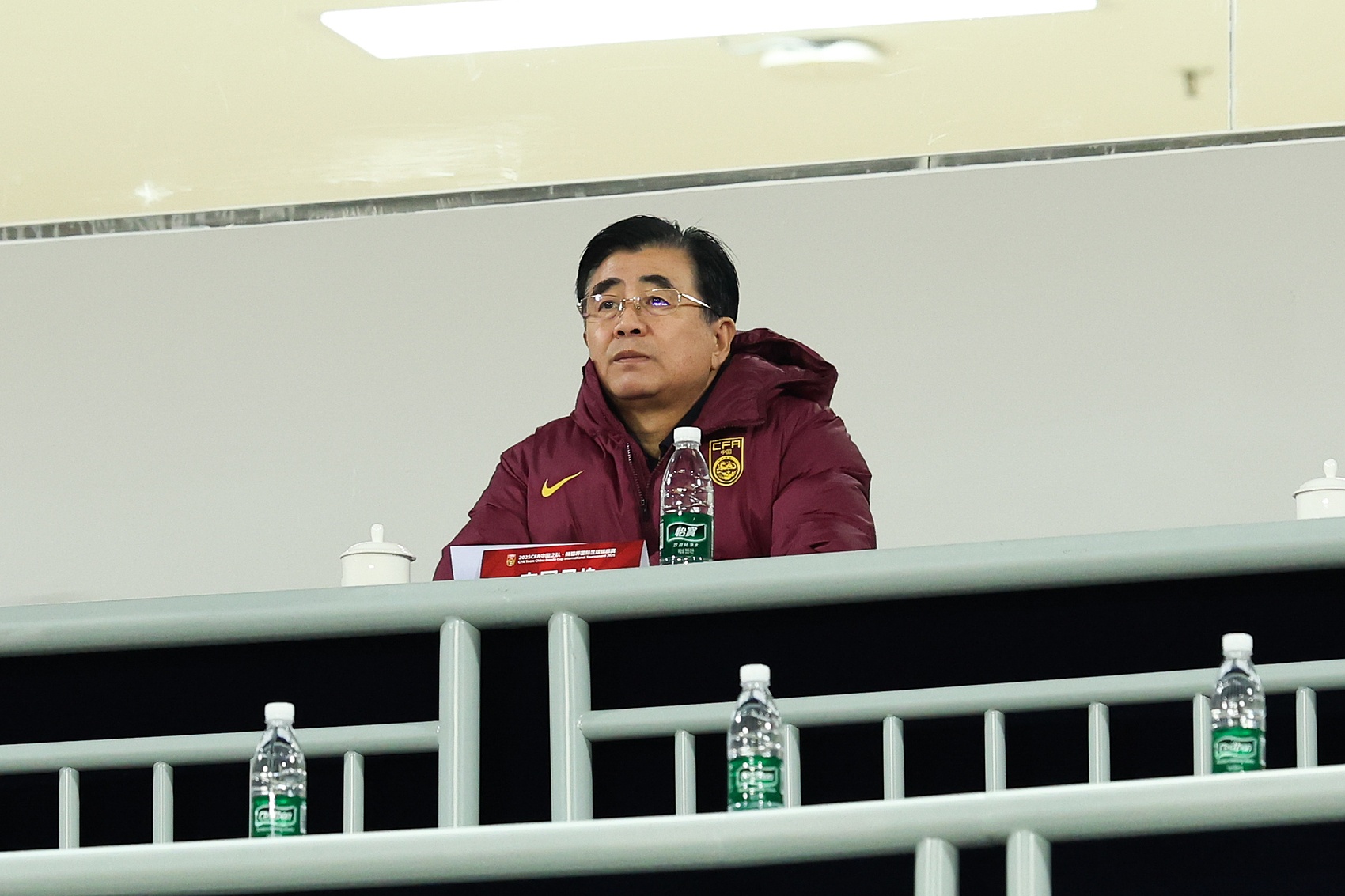 北青：宋凯及协会主席团其他多名成员亲赴机场接机U17国足